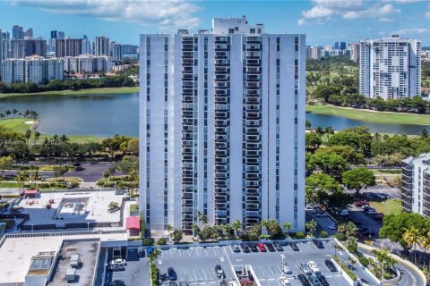 Купить кондоминиум в Авентура, Флорида 2 спальни, 92.53м2, № 1960790 - фото 1