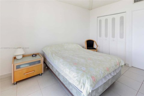 Купить кондоминиум в Авентура, Флорида 2 спальни, 92.53м2, № 1960790 - фото 13