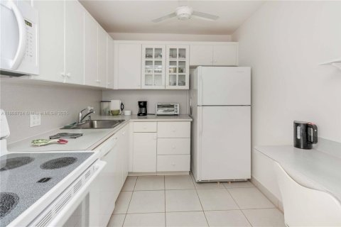 Купить кондоминиум в Авентура, Флорида 2 спальни, 92.53м2, № 1960790 - фото 11