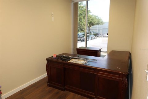 Immobilier commercial à louer à Orlando, Floride: 238.02 m2 № 2134091 - photo 6