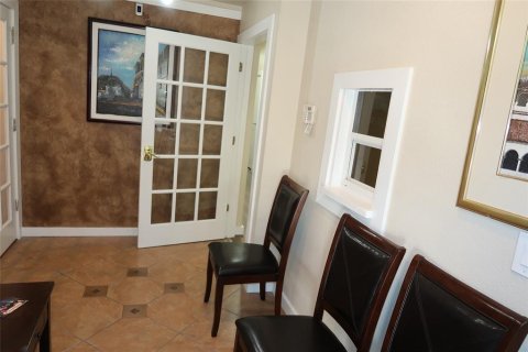 Immobilier commercial à louer à Orlando, Floride: 238.02 m2 № 2134091 - photo 3