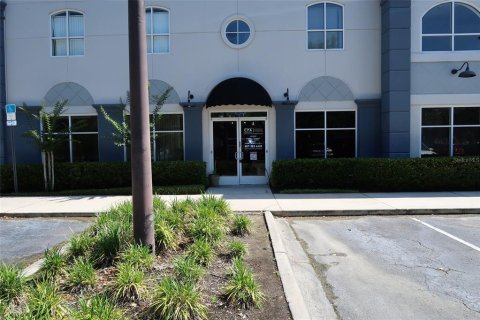 Commercial property in Orlando, Florida 238.02 sq.m. № 2134091