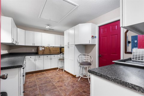 House in Polk City, Florida 2 bedrooms, 176.79 sq.m. № 1913186 - photo 27