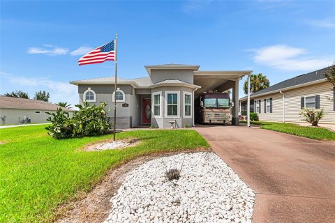 House in Polk City, Florida 2 bedrooms, 176.79 sq.m. № 1913186 - photo 2
