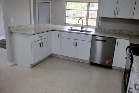 House in Bradenton, Florida 3 bedrooms, 146.51 sq.m. № 2233575 - photo 3