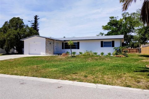 House in Bradenton, Florida 3 bedrooms, 146.51 sq.m. № 2233575