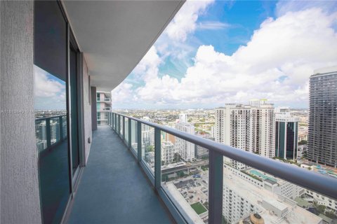 Condo in Miami, Florida, 2 bedrooms  № 1960043 - photo 2