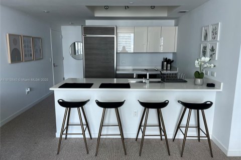 Condo in Miami, Florida, 2 bedrooms  № 1960043 - photo 7