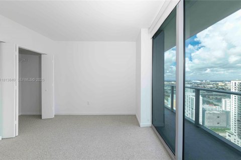 Condo in Miami, Florida, 2 bedrooms  № 1960043 - photo 23