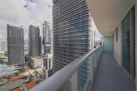 Condo in Miami, Florida, 2 bedrooms  № 1960043 - photo 5