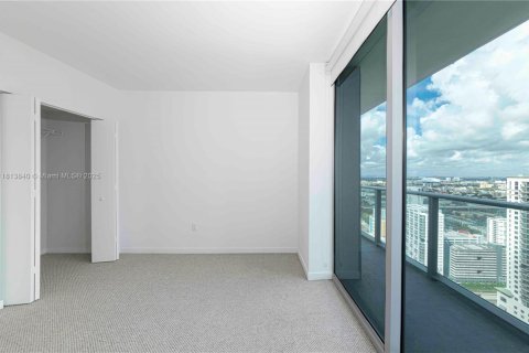 Condo in Miami, Florida, 2 bedrooms  № 1960043 - photo 21
