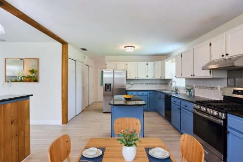 Villa ou maison à vendre à Stuart, Floride: 4 chambres, 217.58 m2 № 2300756 - photo 8