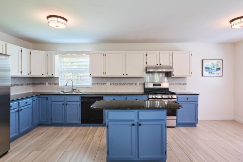 Villa ou maison à vendre à Stuart, Floride: 4 chambres, 217.58 m2 № 2300756 - photo 12
