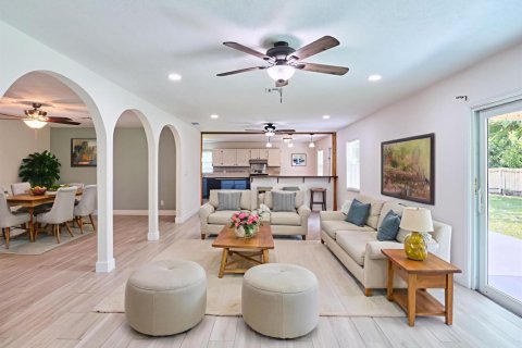 Villa ou maison à vendre à Stuart, Floride: 4 chambres, 217.58 m2 № 2300756 - photo 3