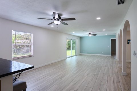 Villa ou maison à vendre à Stuart, Floride: 4 chambres, 217.58 m2 № 2300756 - photo 6