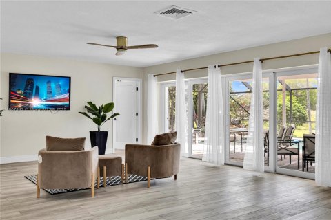 Casa en venta en Tamarac, Florida, 4 dormitorios, 222.22 m2 № 1749056 - foto 6