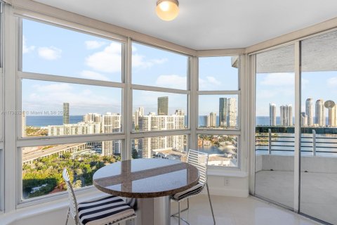 Condominio en venta en Aventura, Florida, 2 dormitorios, 134.43 m2 № 1712713 - foto 21