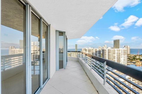 Condominio en venta en Aventura, Florida, 2 dormitorios, 134.43 m2 № 1712713 - foto 8
