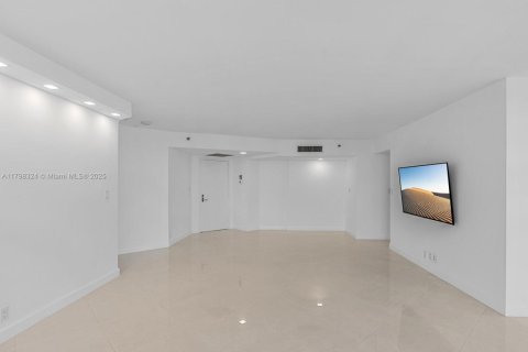 Condominio en venta en Aventura, Florida, 2 dormitorios, 134.43 m2 № 1712713 - foto 13