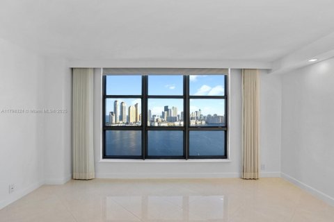 Condominio en venta en Aventura, Florida, 2 dormitorios, 134.43 m2 № 1712713 - foto 26