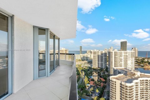 Condominio en venta en Aventura, Florida, 2 dormitorios, 134.43 m2 № 1712713 - foto 9
