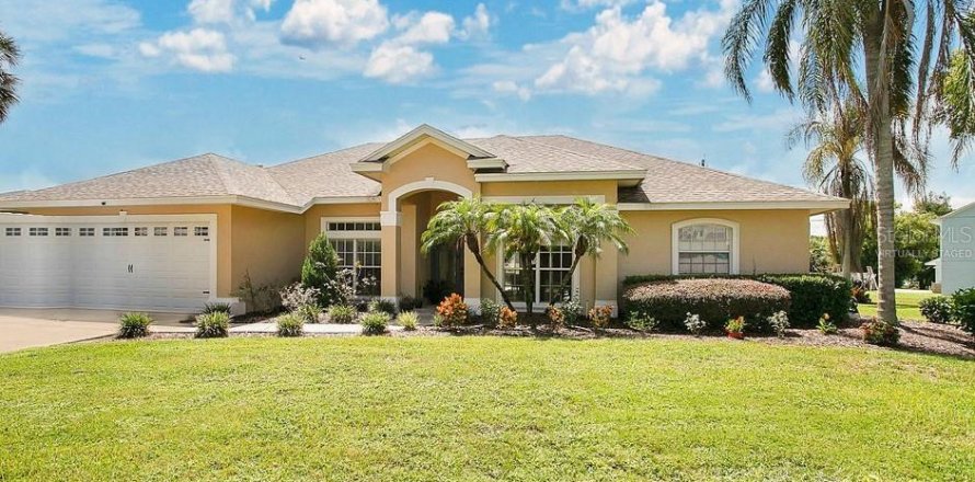 Casa en Auburndale, Florida 4 dormitorios, 276.11 m2 № 1536217