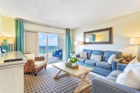 Condo in Madeira Beach, Florida, 2 bedrooms  № 2373520 - photo 5