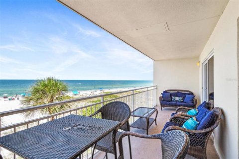 Condo in Madeira Beach, Florida, 2 bedrooms  № 2373520 - photo 20