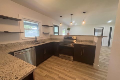 Casa en venta en Tampa, Florida, 3 dormitorios, 104.24 m2 № 1851343 - foto 11