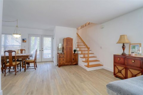 House in Palm Harbor, Florida 3 bedrooms, 170.94 sq.m. № 1804714 - photo 19