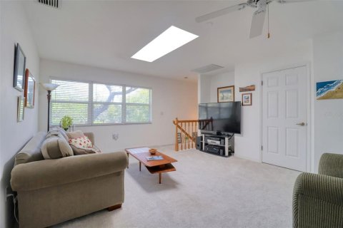 House in Palm Harbor, Florida 3 bedrooms, 170.94 sq.m. № 1804714 - photo 21