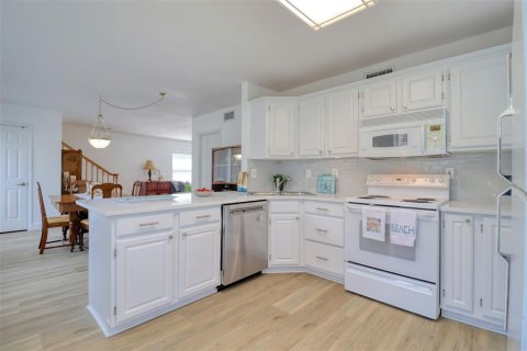 House in Palm Harbor, Florida 3 bedrooms, 170.94 sq.m. № 1804714 - photo 16