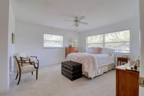 House in Palm Harbor, Florida 3 bedrooms, 170.94 sq.m. № 1804714 - photo 29