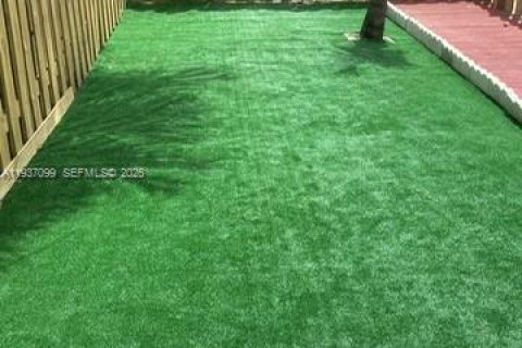 Condo in Miami, Florida, 2 bedrooms № 1995905 - photo 2