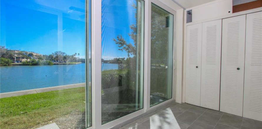 Condo in South Pasadena, Florida, 2 bedrooms  № 2151168