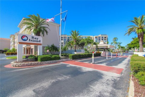 Condo in South Pasadena, Florida, 2 bedrooms  № 2151168 - photo 2