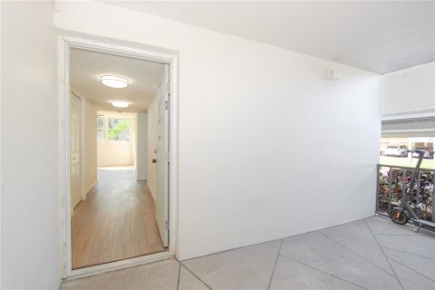 Condo in South Pasadena, Florida, 2 bedrooms  № 2151168 - photo 6