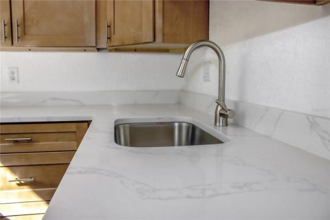 Condo in South Pasadena, Florida, 2 bedrooms  № 2151168 - photo 14
