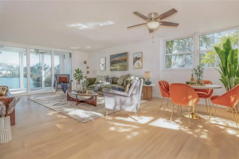 Condo in South Pasadena, Florida, 2 bedrooms  № 2151168 - photo 8