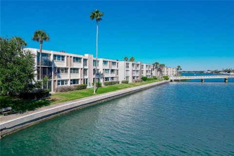 Condo in South Pasadena, Florida, 2 bedrooms  № 2151168 - photo 3