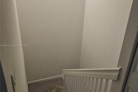 Townhouse in Homestead, Florida 3 bedrooms, 137.77 sq.m. № 2060329 - photo 18