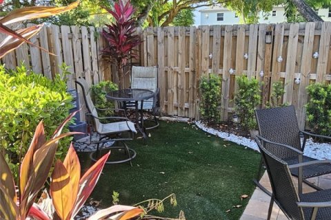 Townhouse in Homestead, Florida 3 bedrooms, 137.77 sq.m. № 2060329 - photo 21