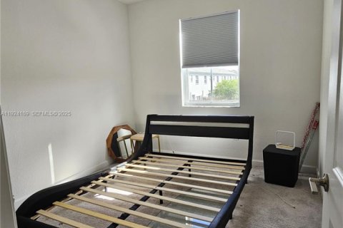 Townhouse in Homestead, Florida 3 bedrooms, 137.77 sq.m. № 2060329 - photo 14