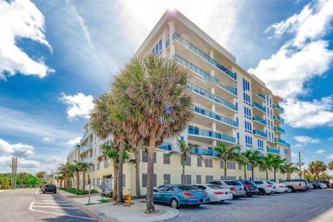 Condo in Clearwater, Florida, 3 bedrooms  № 251653 - photo 1