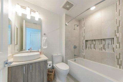 Condo in Clearwater, Florida, 3 bedrooms  № 251653 - photo 29