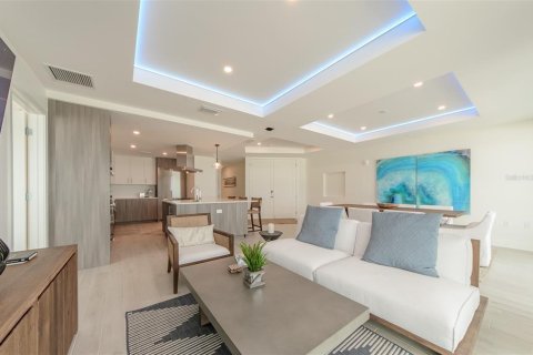 Condo in Clearwater, Florida, 3 bedrooms  № 251653 - photo 4