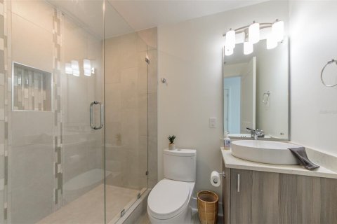 Condo in Clearwater, Florida, 3 bedrooms  № 251653 - photo 24