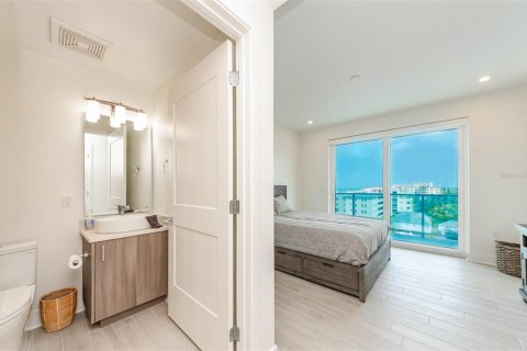 Condo in Clearwater, Florida, 3 bedrooms  № 251653 - photo 21