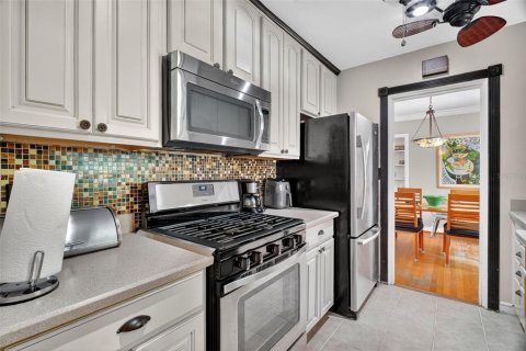 Casa en venta en Mount Dora, Florida, 3 dormitorios, 225.2 m2 № 1908808 - foto 10