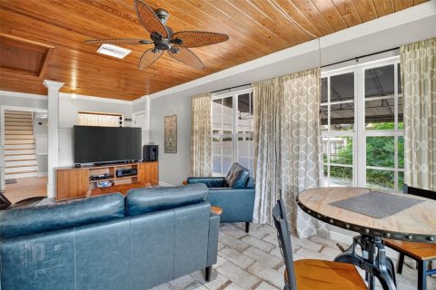 Casa en venta en Mount Dora, Florida, 3 dormitorios, 225.2 m2 № 1908808 - foto 14